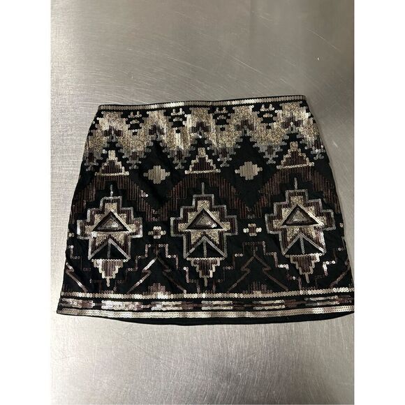 Womens Express Sequin Aztec Mini Skirt Size XSmall./TP. Used. Excellent conditio - Picture 2 of 6